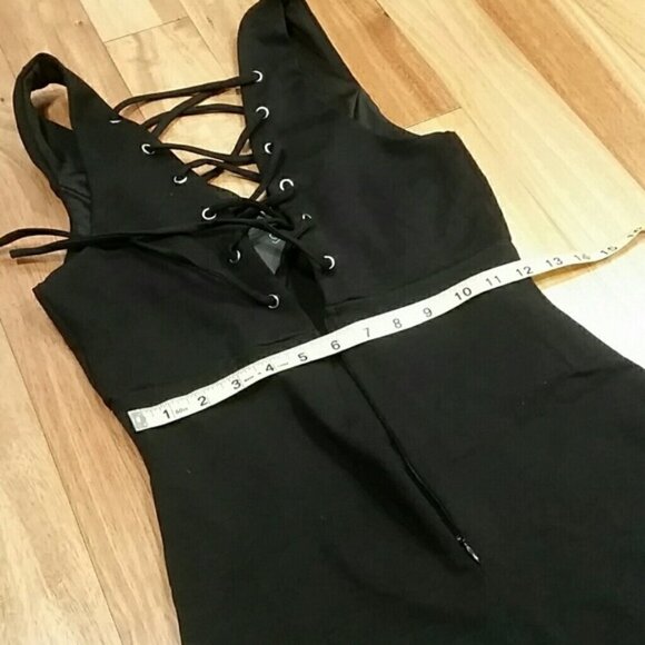 Soprano Cross Back BodyCon mini Dress - Picture 4 of 8